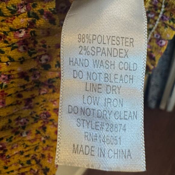 Monteau Flutter Sleeve Pullover Crop Top Yellow Floral Style #28874 Women Small - Picture 9 of 10